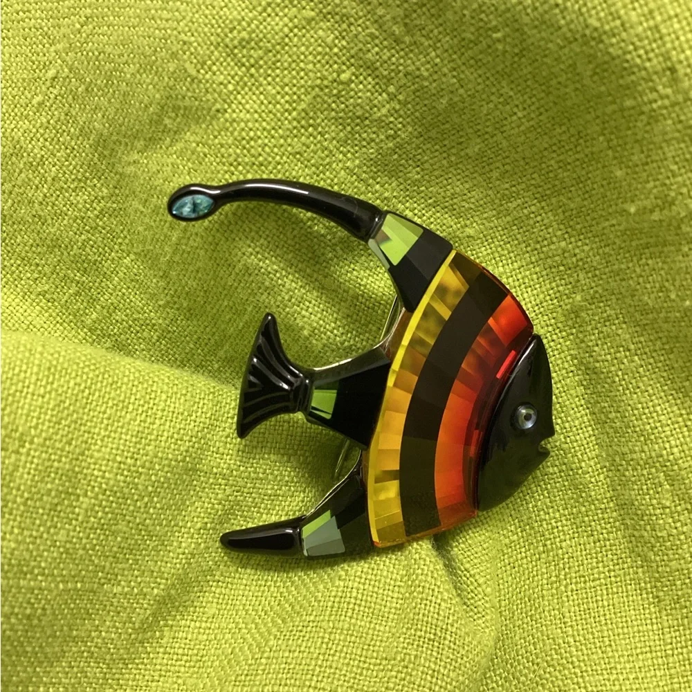 Swarovski crystal angel fish tropical South Sea Calabar brooch retired vibrant